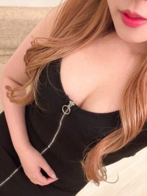 足立まりな（25）/HUNDRED キタ大阪(京橋・南森町・天満/メンズエステ)