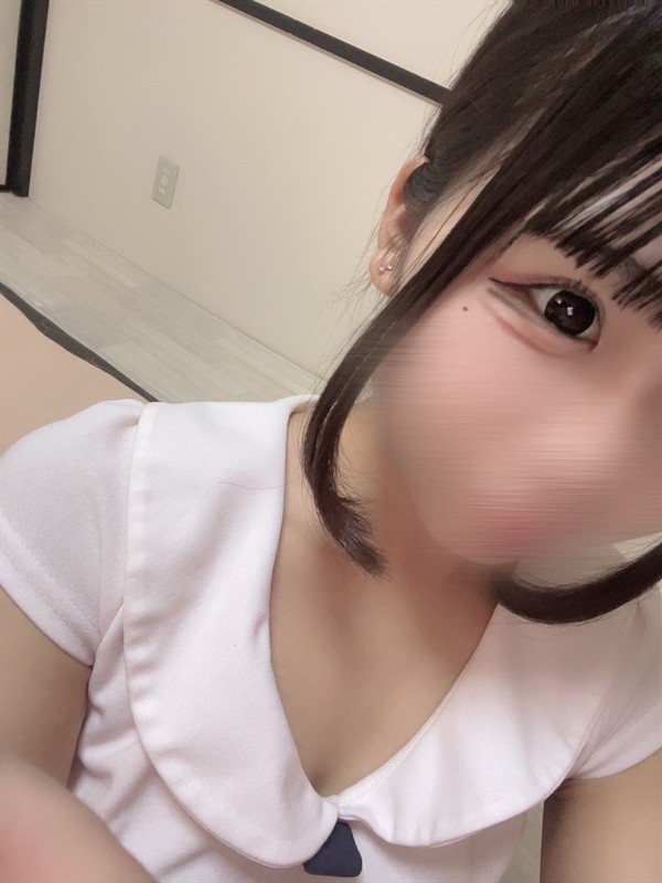 ひなた（19）/栄別邸(名古屋・名駅/メンズエステ)