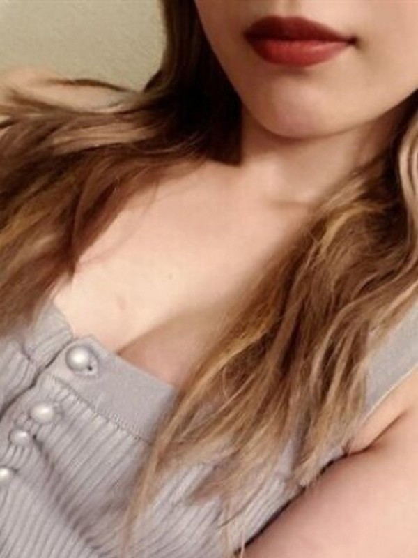 成海　せな（22）/HUNDRED キタ大阪(京橋・南森町・天満/メンズエステ)