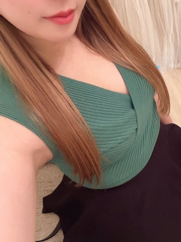 足立まりな（25）/HUNDRED キタ大阪(京橋・南森町・天満/メンズエステ)