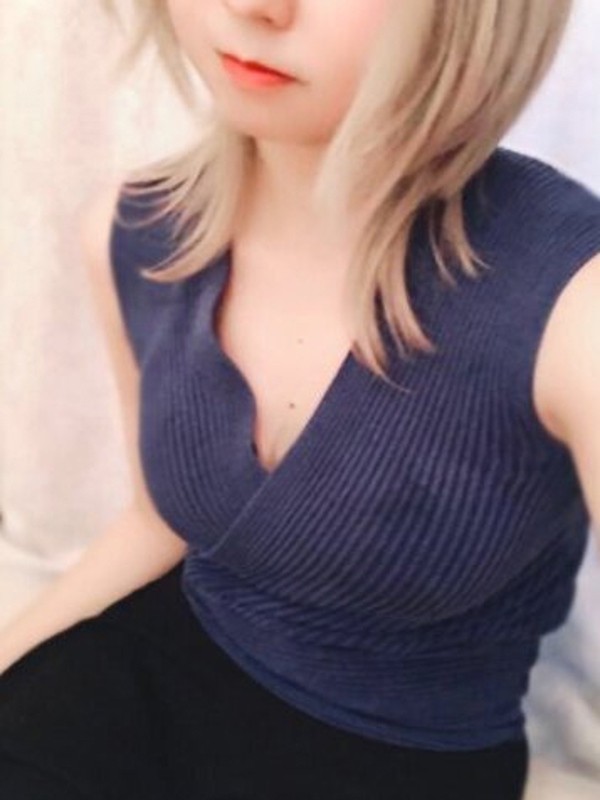 西園寺　みか（19）/HUNDRED キタ大阪(京橋・南森町・天満/メンズエステ)