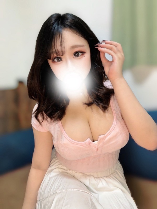 紫月りく（19） の画像1枚目/Darlin Premium(梅田・大阪駅/メンズエステ)