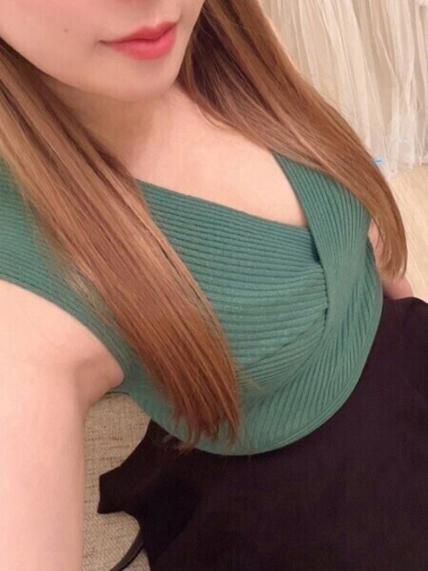 足立まりな（25） の画像1枚目/HUNDRED キタ大阪(京橋・南森町・天満/メンズエステ)